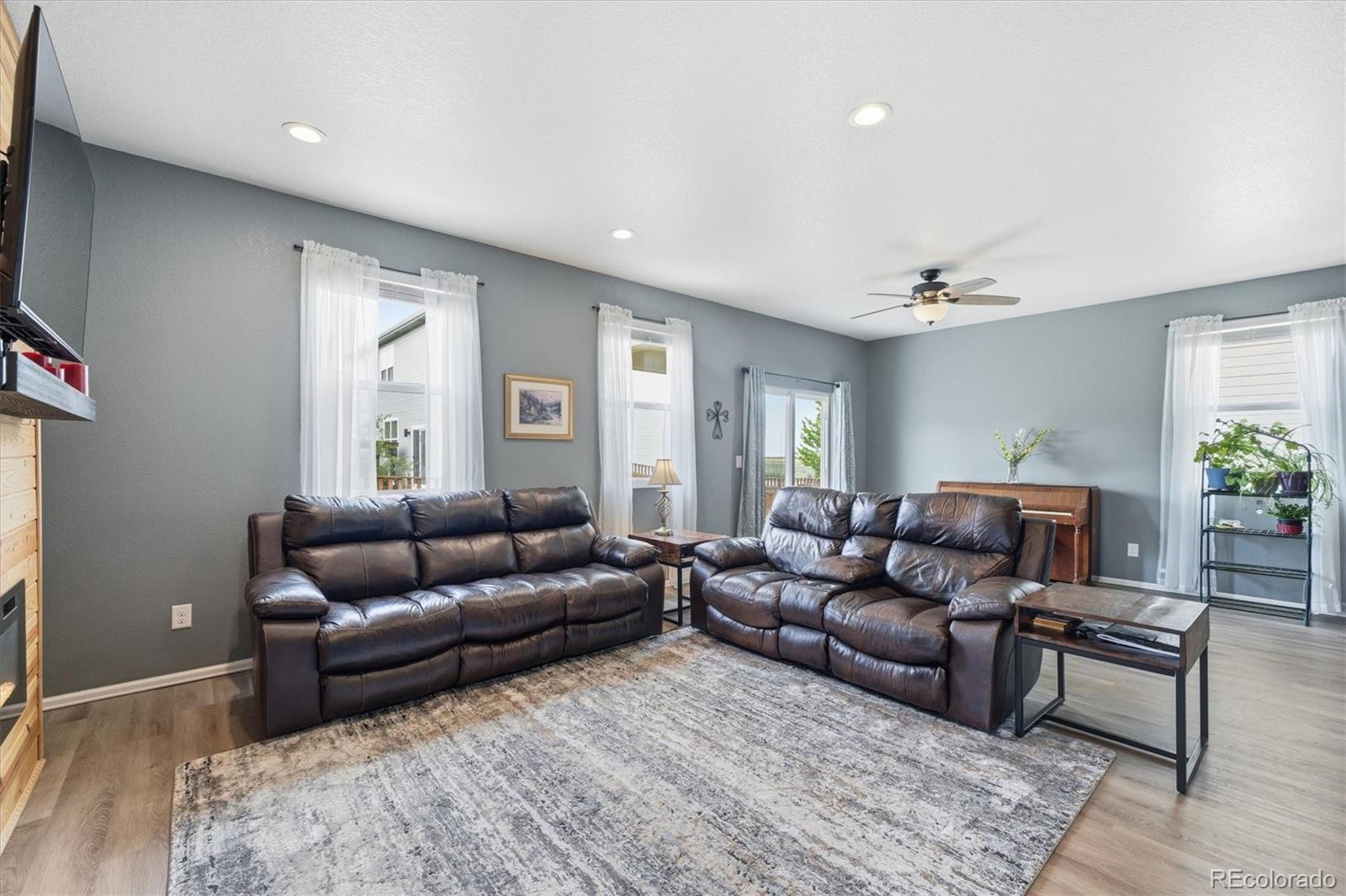 583 Hermosa Street