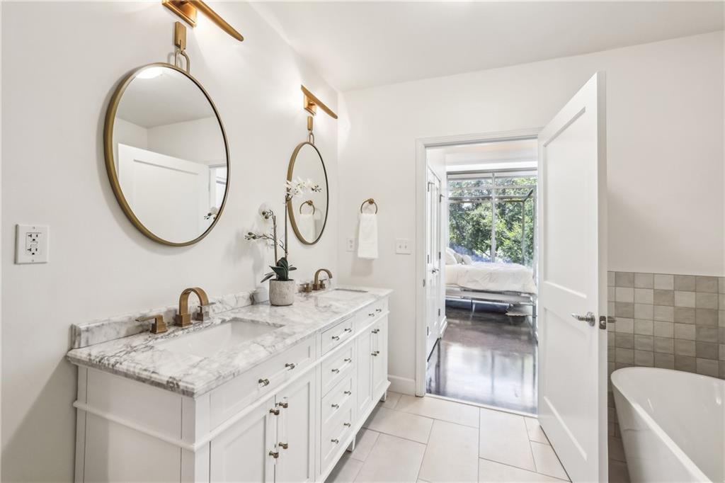 2795 Peachtree Road NE Unit 302