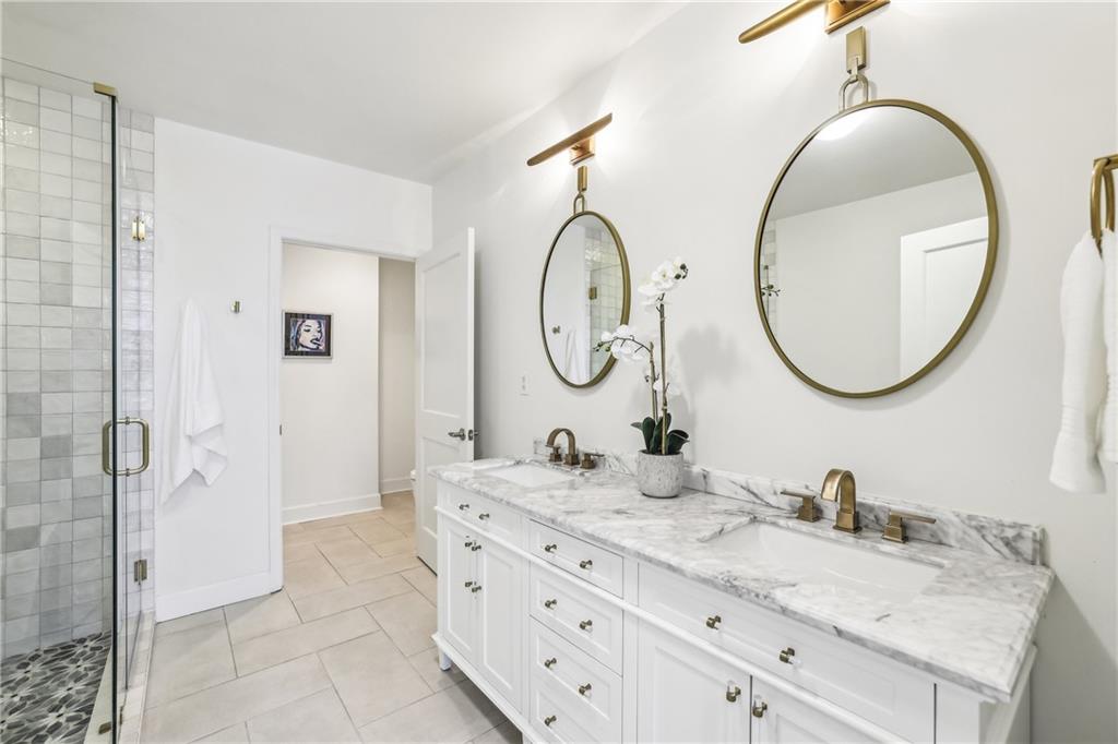 2795 Peachtree Road NE Unit 302