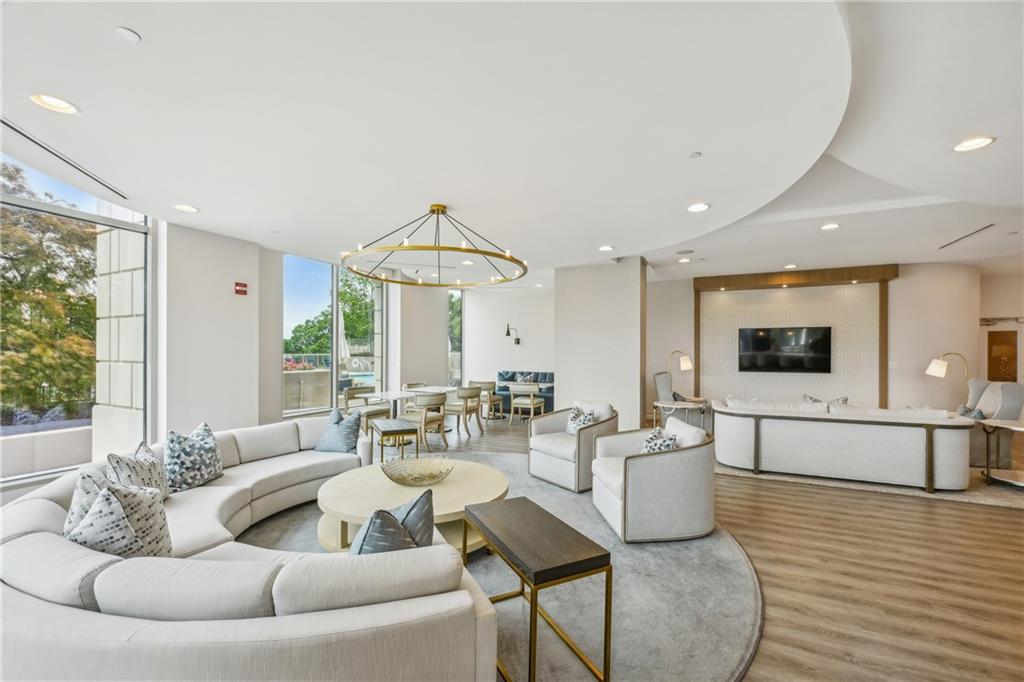 2795 Peachtree Road NE Unit 302