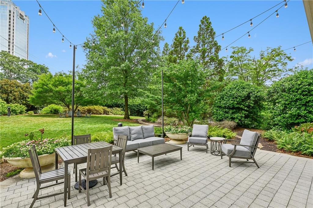 2795 Peachtree Road NE Unit 302