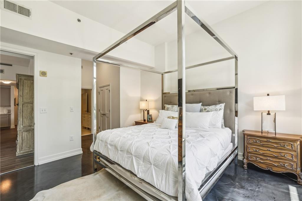 2795 Peachtree Road NE Unit 302