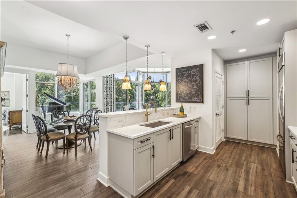 2795 Peachtree Road NE Unit 302