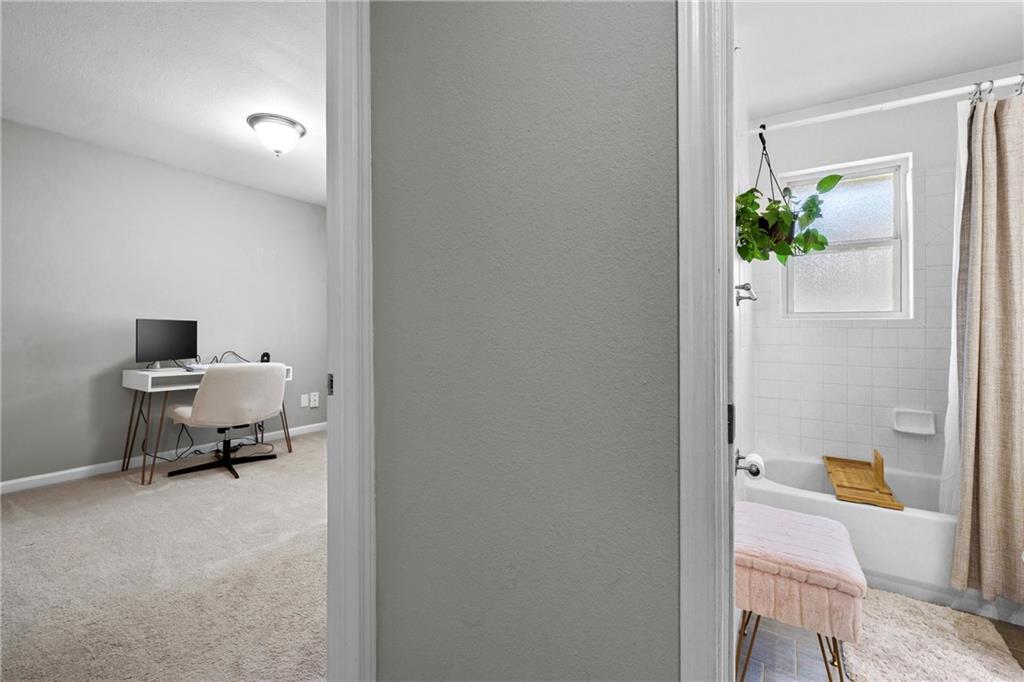 6940 Roswell Road Unit 21A