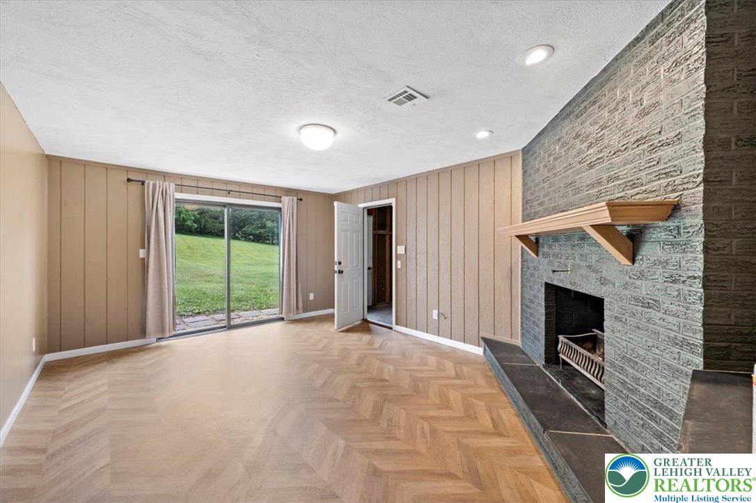 4673 Steven Lane