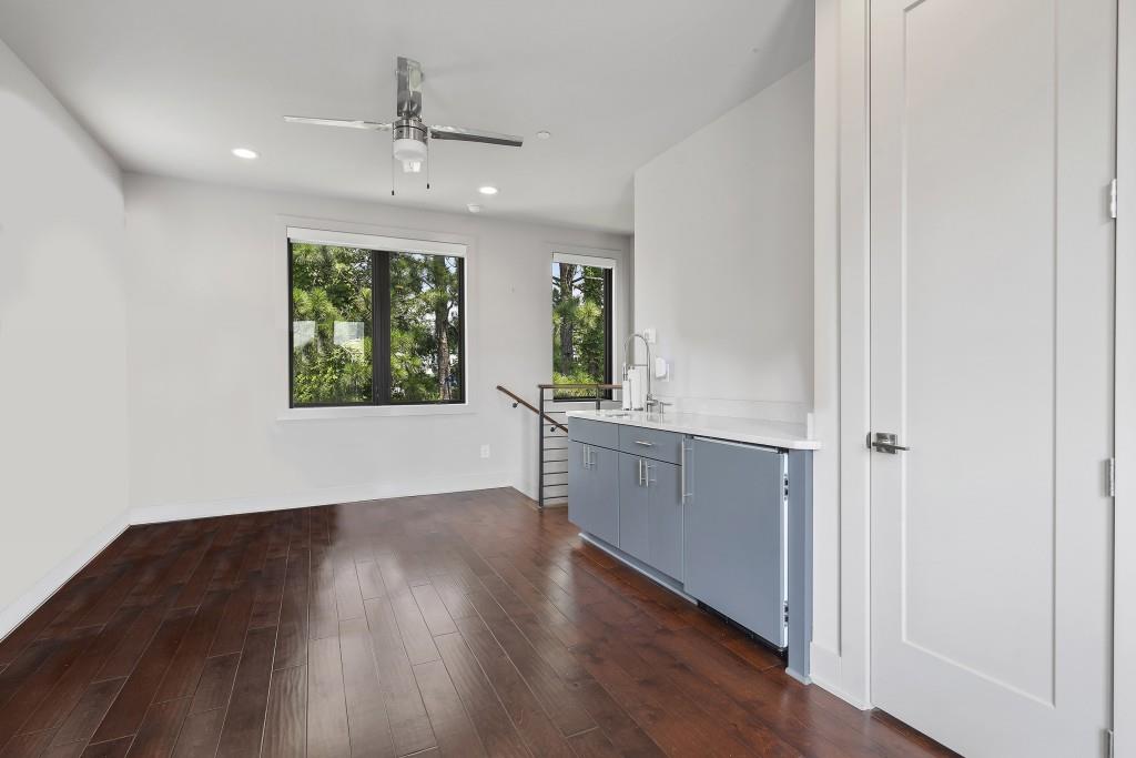 131 City View Court NE