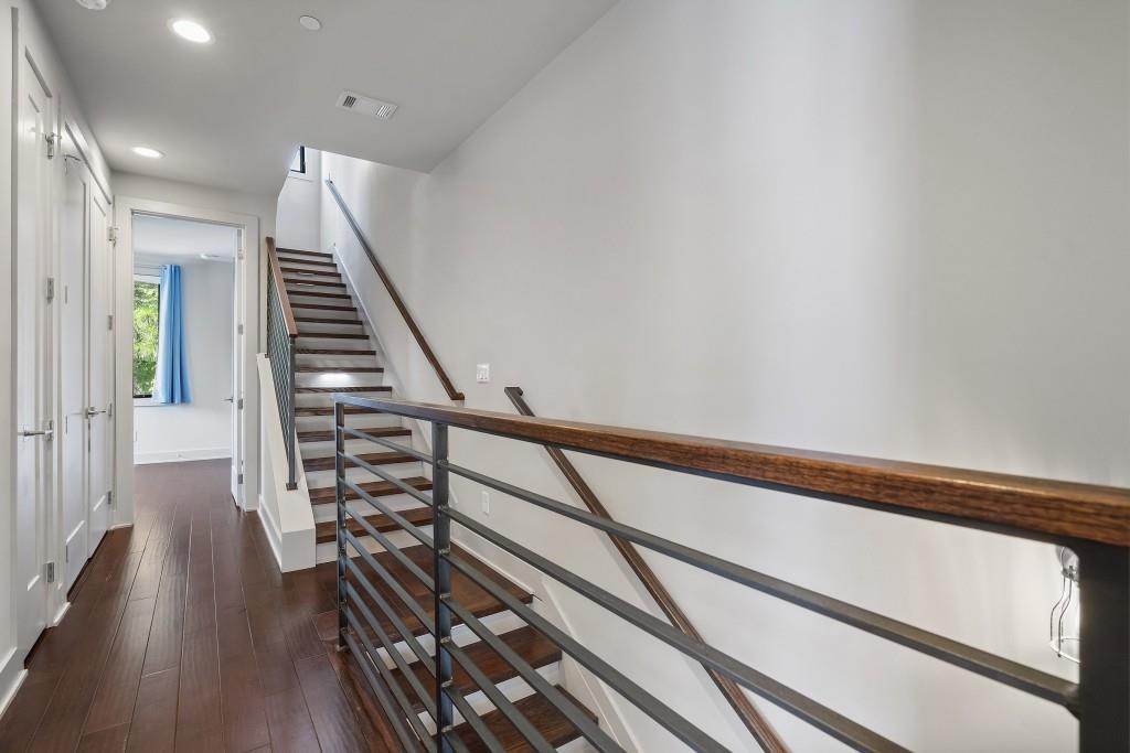 131 City View Court NE