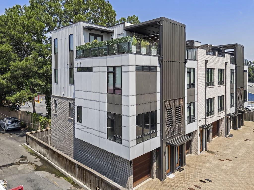 131 City View Court NE