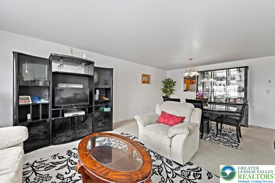 2567 Chestnut Lane