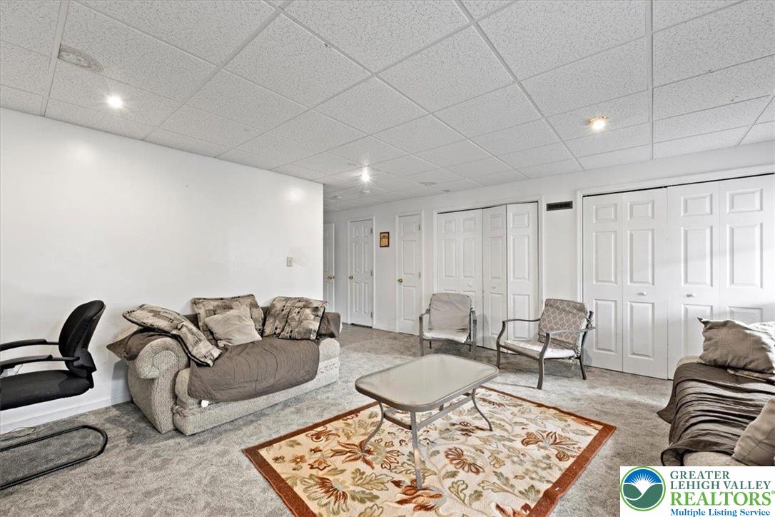 2567 Chestnut Lane