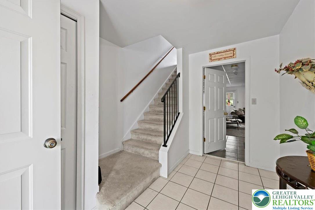 2567 Chestnut Lane