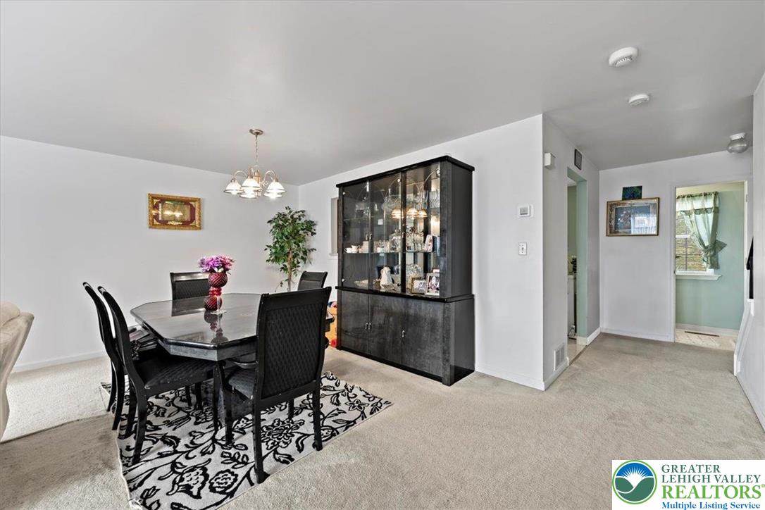 2567 Chestnut Lane