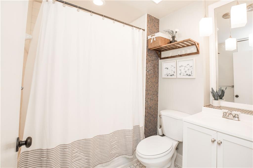 952 Myrtle Street NE Unit 2