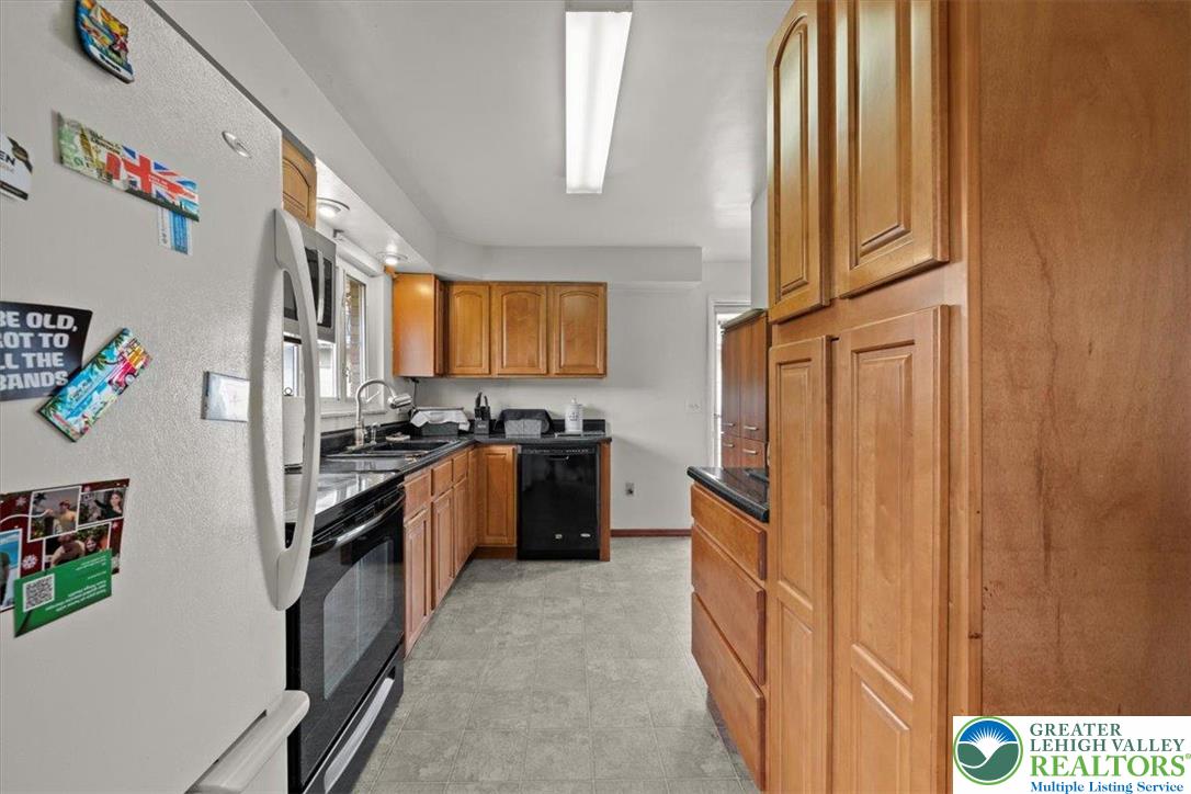 558 Beechwood Street