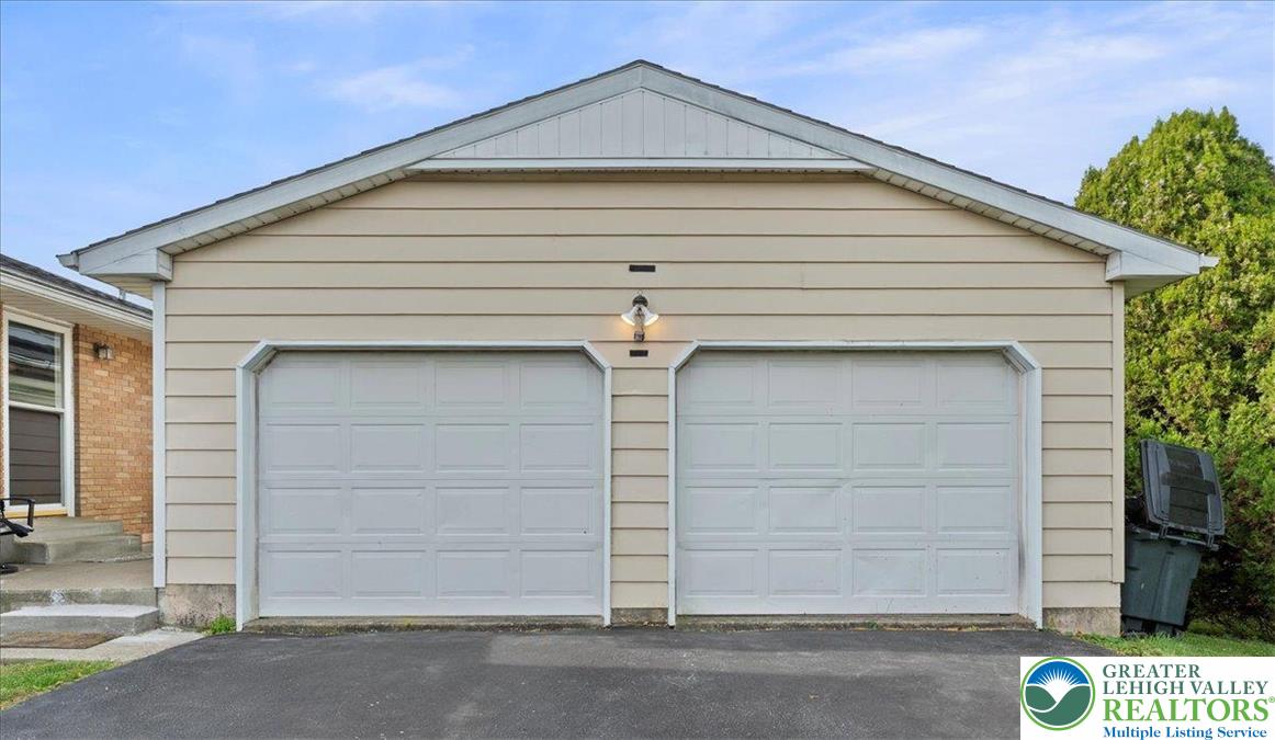 558 Beechwood Street