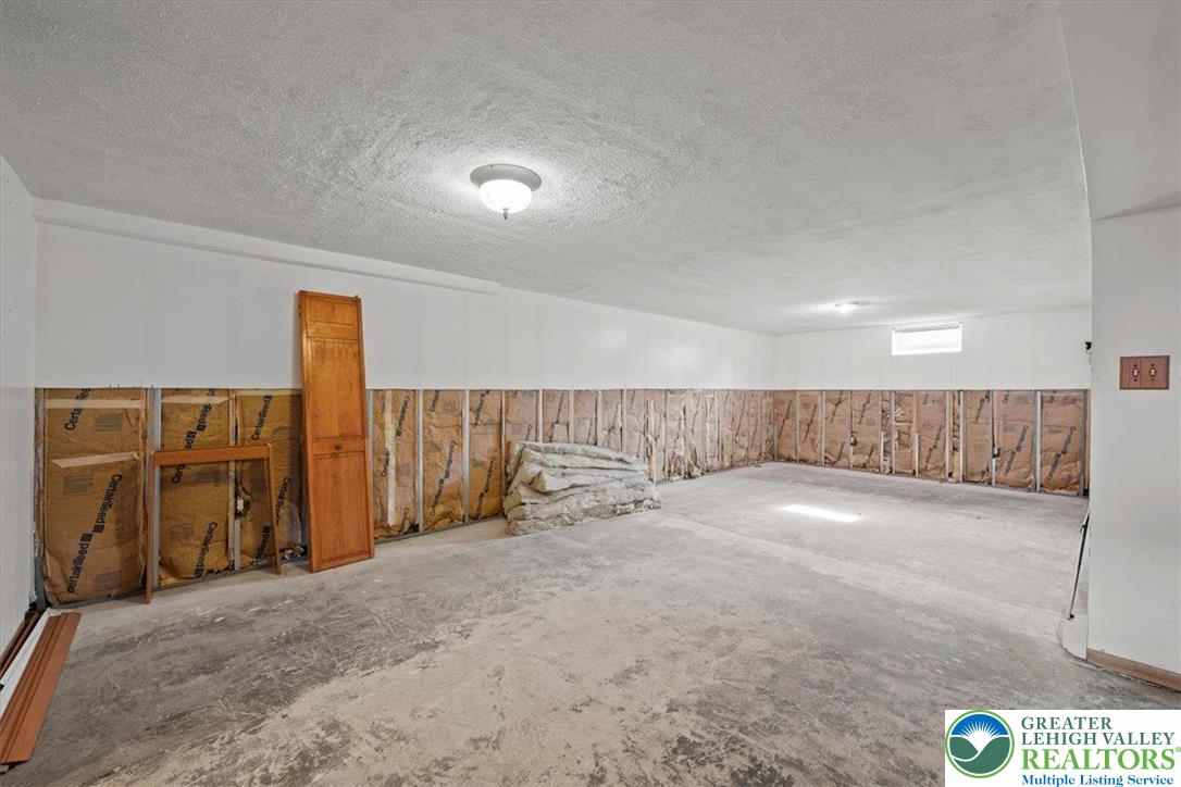 558 Beechwood Street