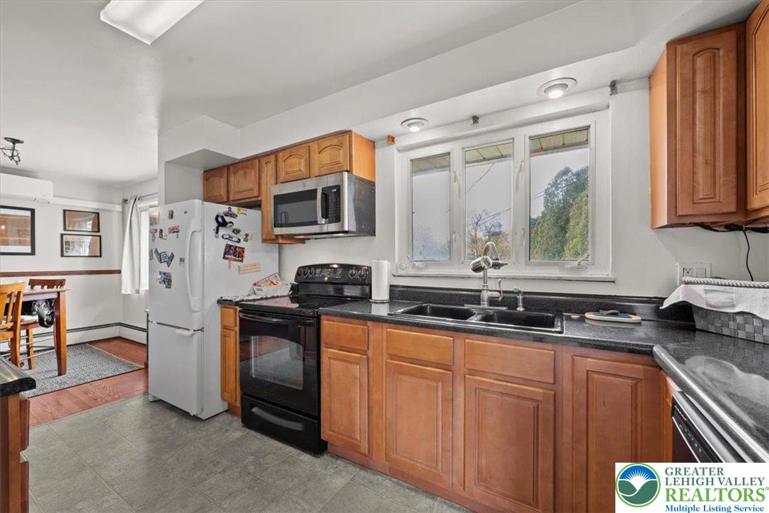 558 Beechwood Street