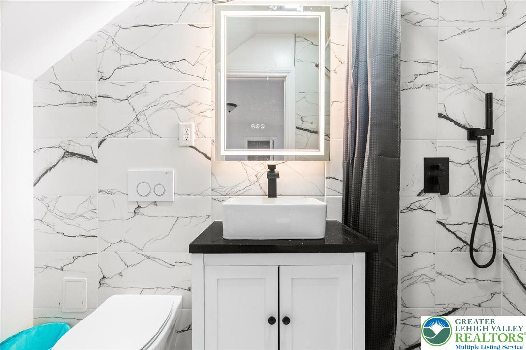 1439 Seidersville Road