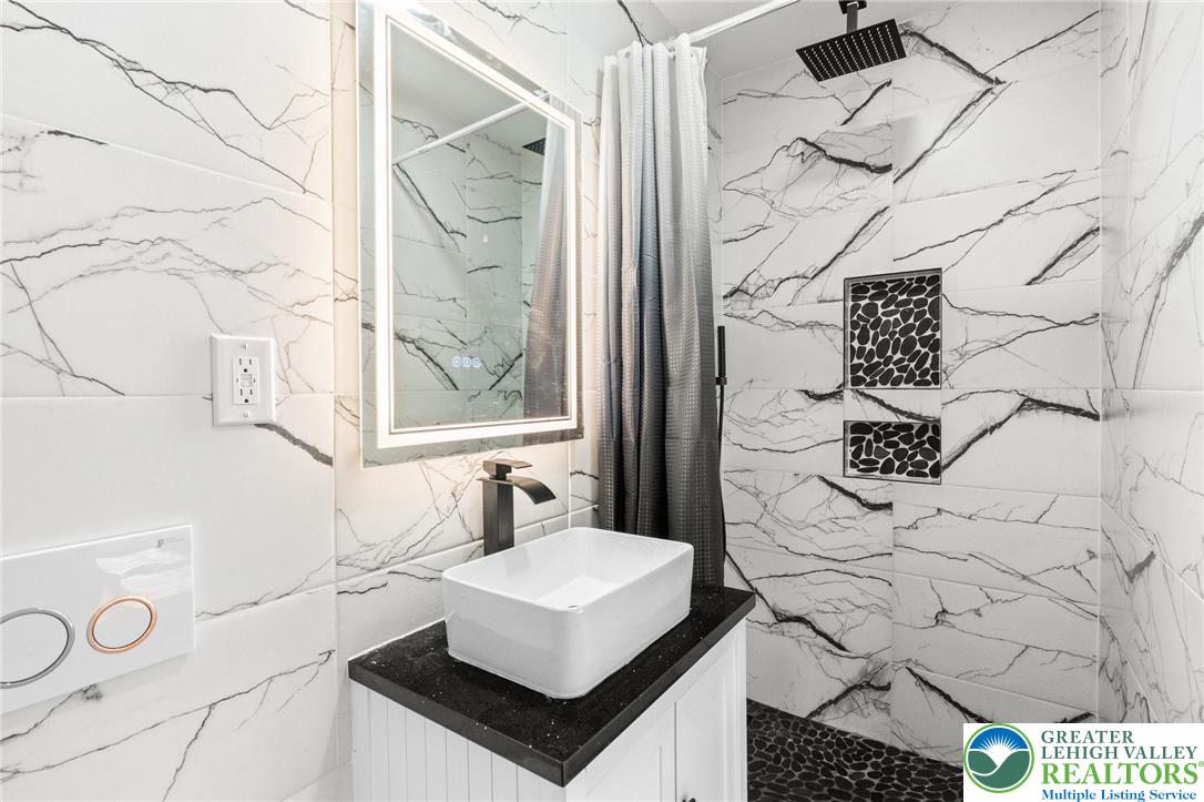 1439 Seidersville Road