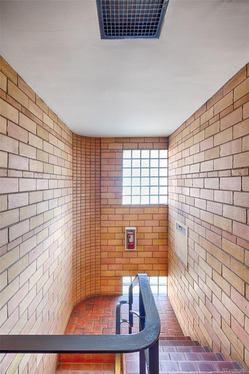 1100 Colorado Boulevard Unit: 305