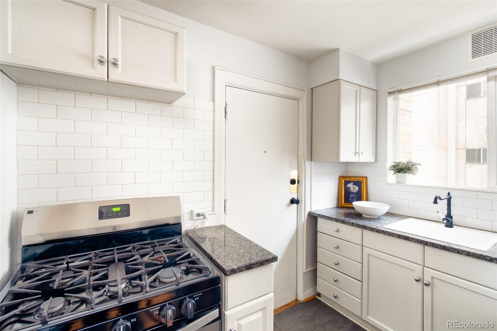 1100 Colorado Boulevard Unit: 305
