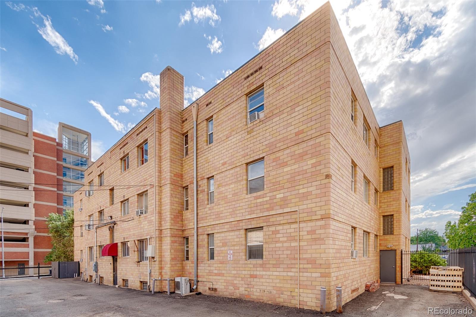 1100 Colorado Boulevard Unit: 305