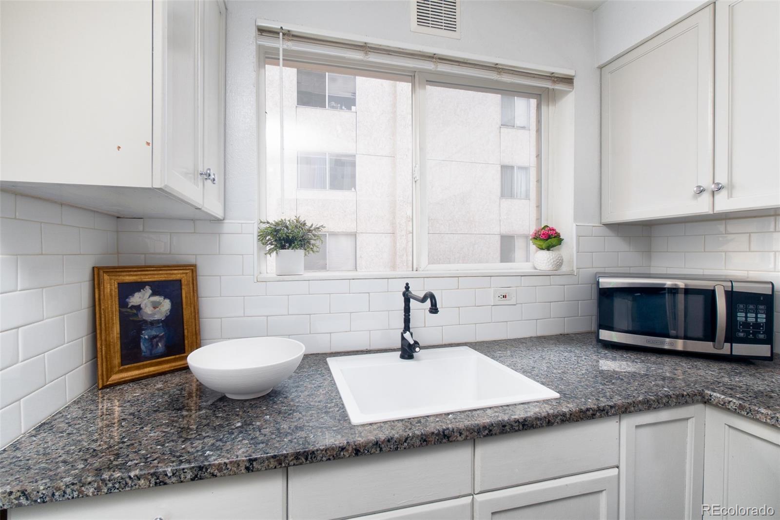 1100 Colorado Boulevard Unit: 305