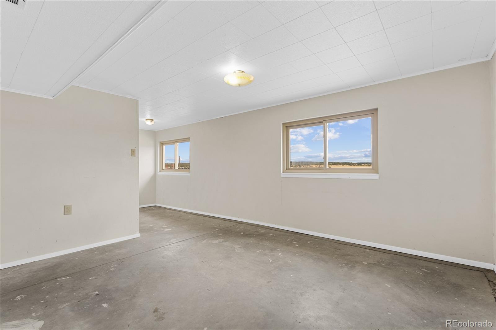 1045 Castlewood Drive