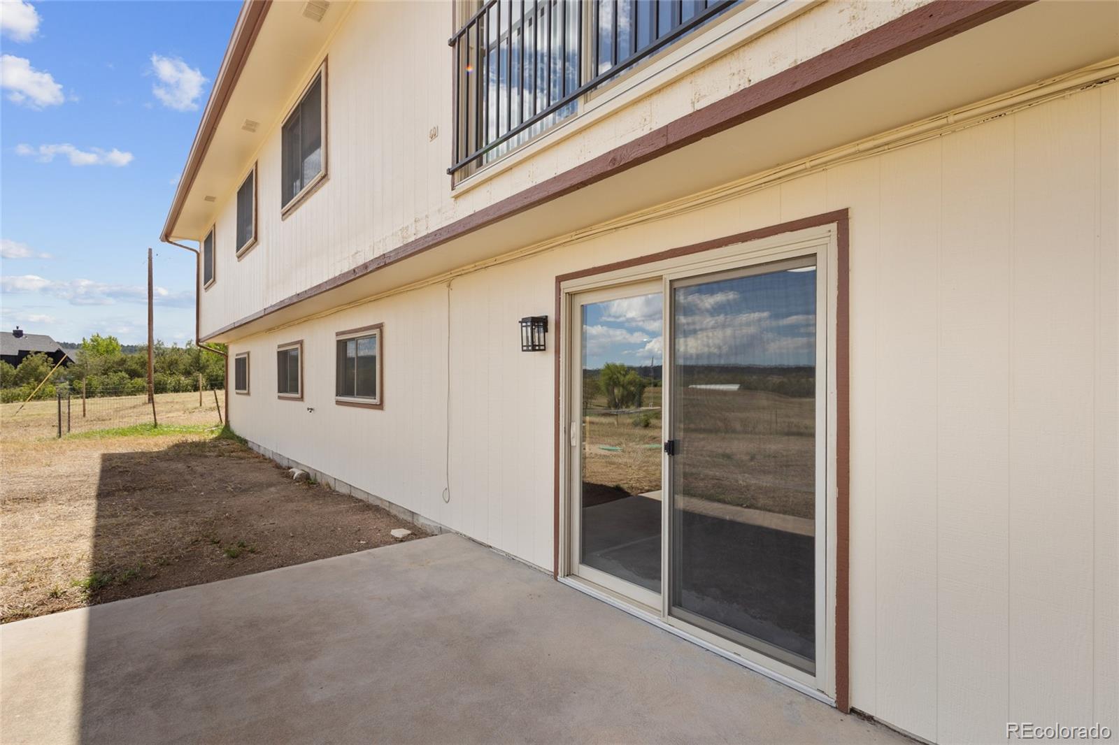 1045 Castlewood Drive