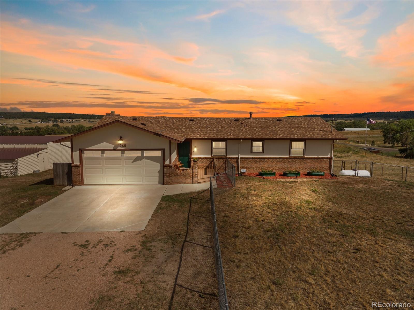 1045 Castlewood Drive