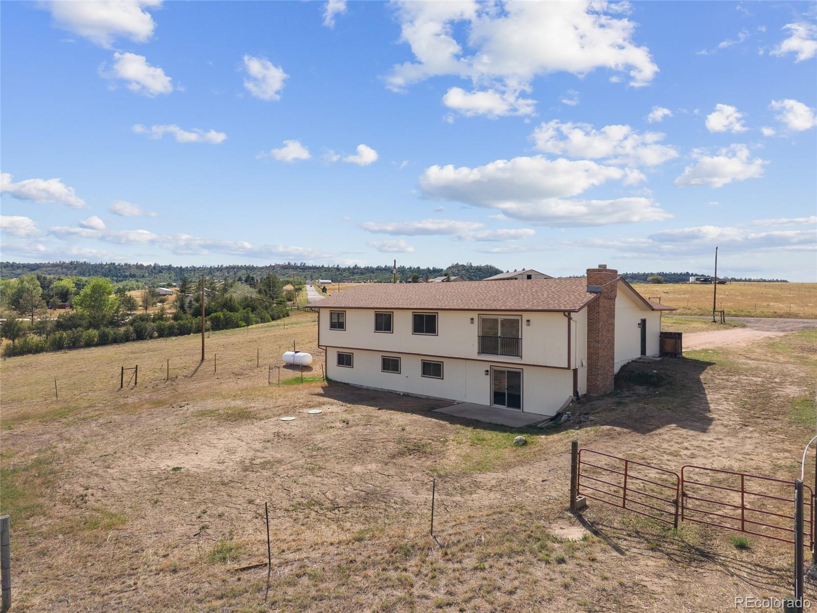 1045 Castlewood Drive