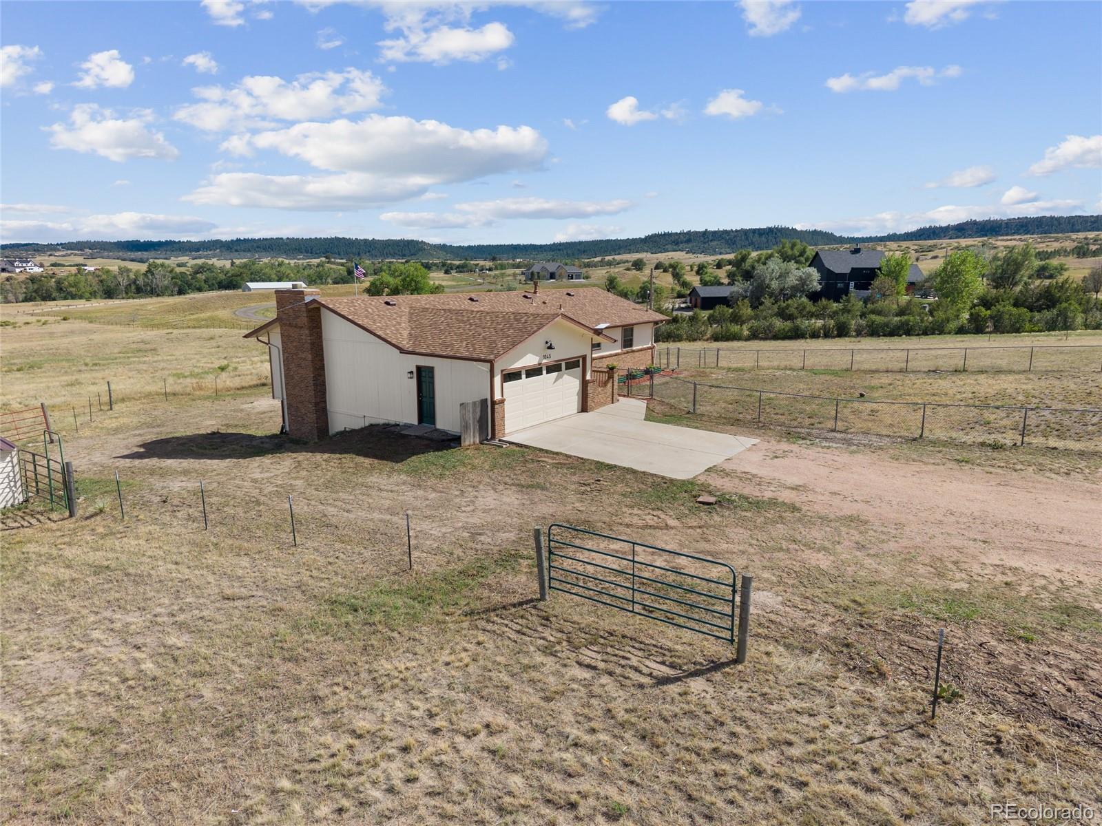 1045 Castlewood Drive