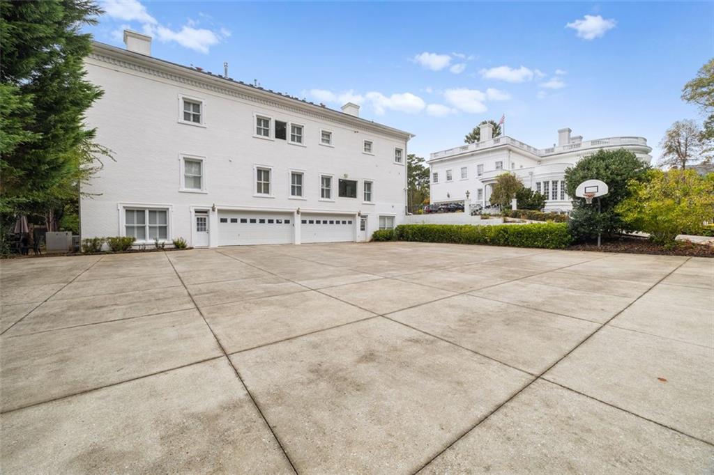 3687 Briarcliff Road NE