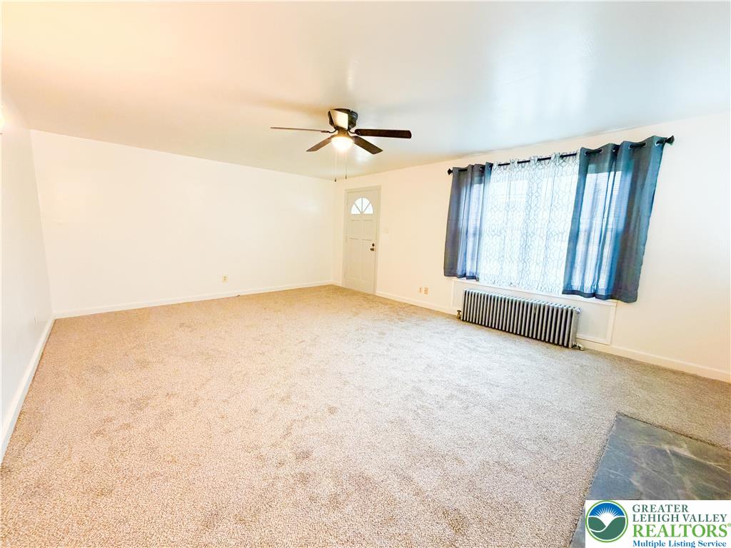 17 Mahoning Drive East