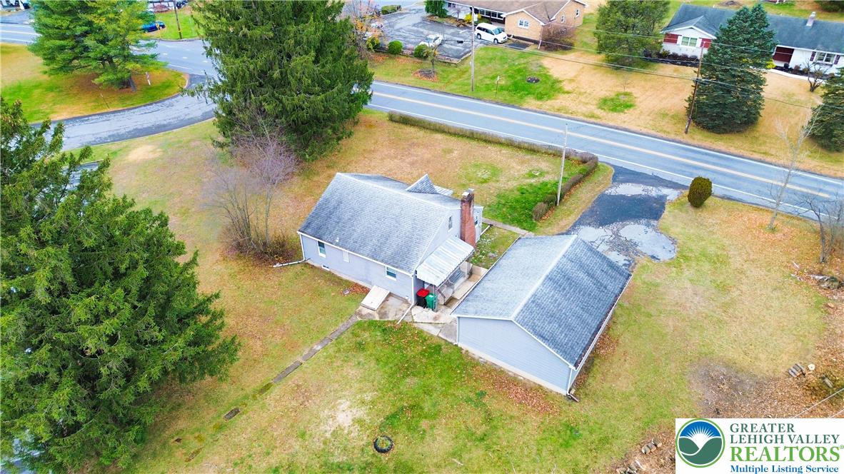 17 Mahoning Drive East