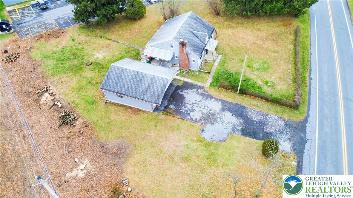 17 Mahoning Drive East