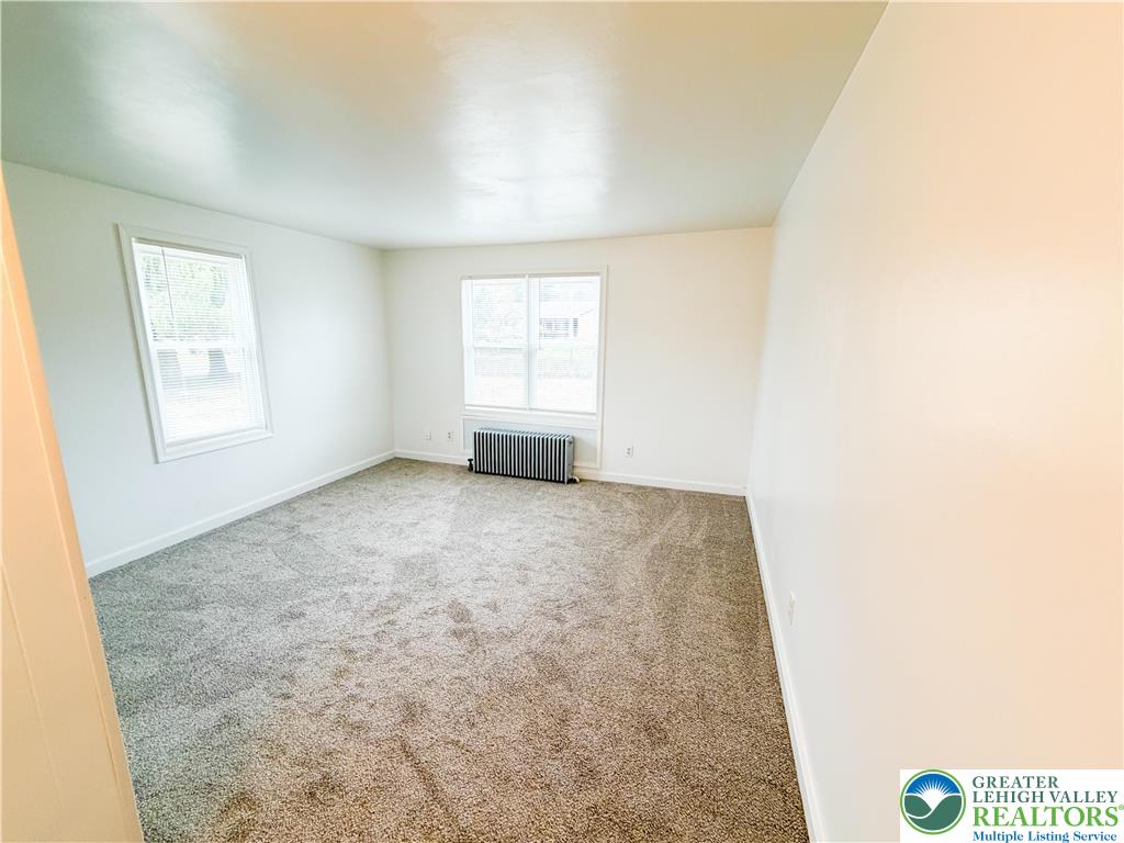 17 Mahoning Drive East