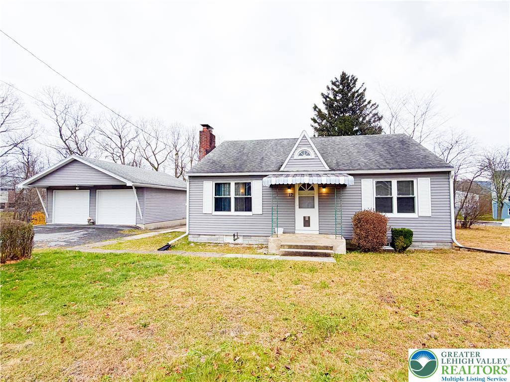 17 Mahoning Drive East