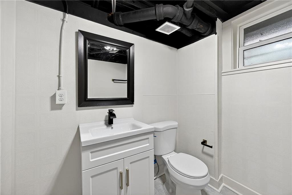 201 E Simon Terrace NW