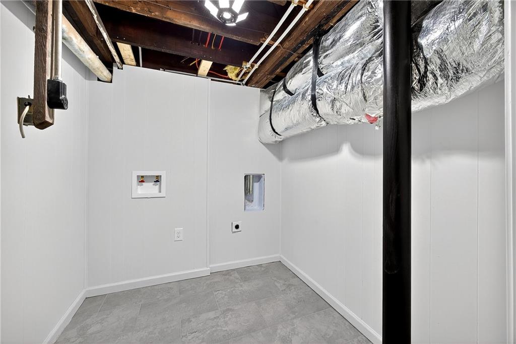 201 E Simon Terrace NW