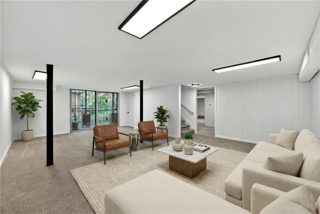 201 E Simon Terrace NW