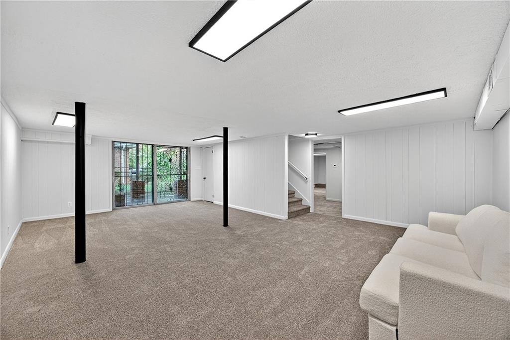 201 E Simon Terrace NW