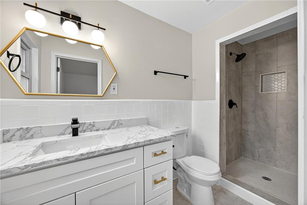 201 E Simon Terrace NW