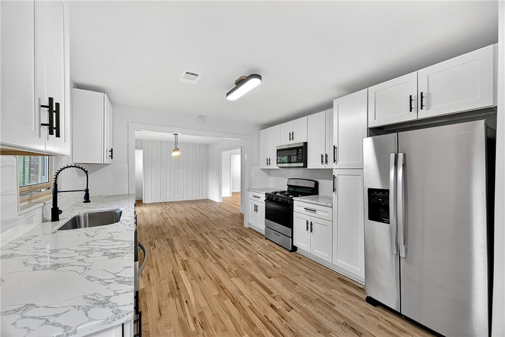 201 E Simon Terrace NW