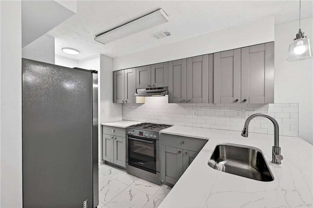 6716 Colchester Place