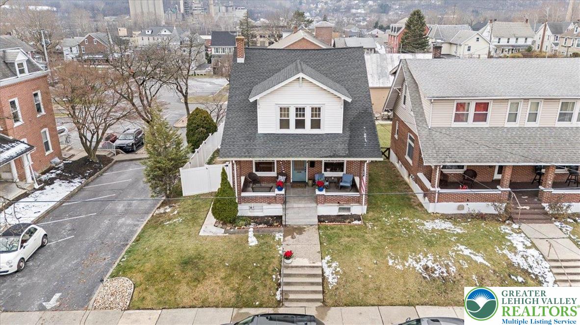 2122 Lincoln Avenue