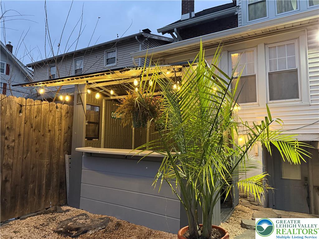 2122 Lincoln Avenue