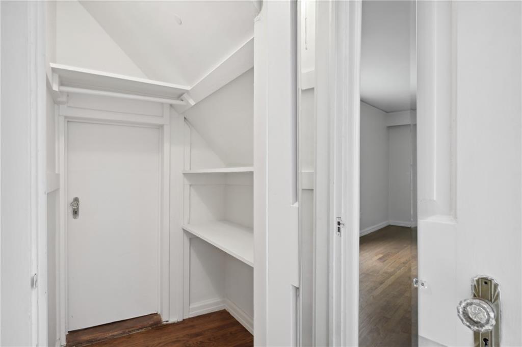 2878 N Hills Drive NE