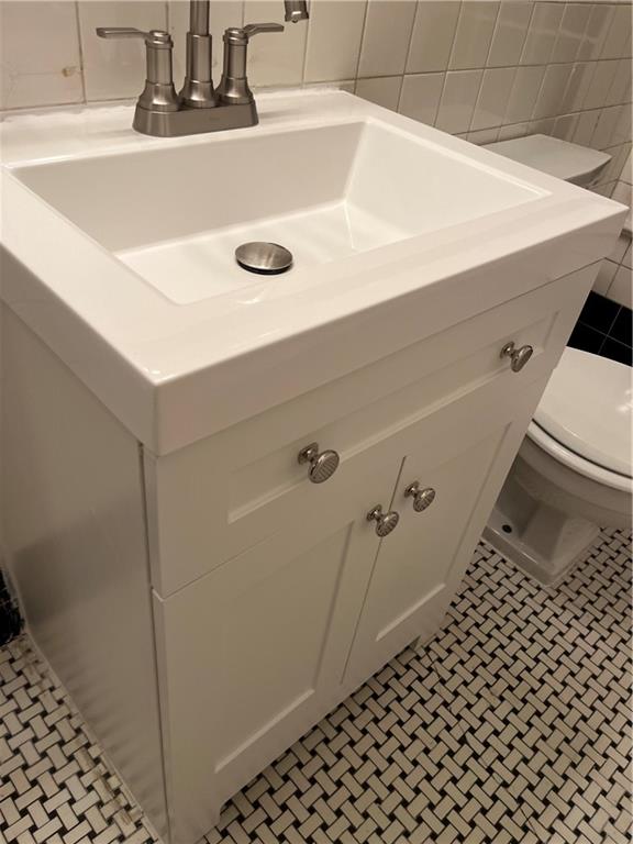 2878 N Hills Drive NE