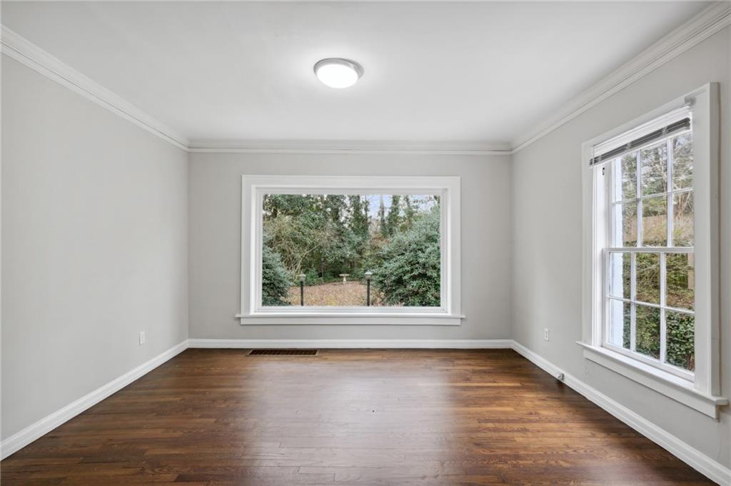 2878 N Hills Drive NE